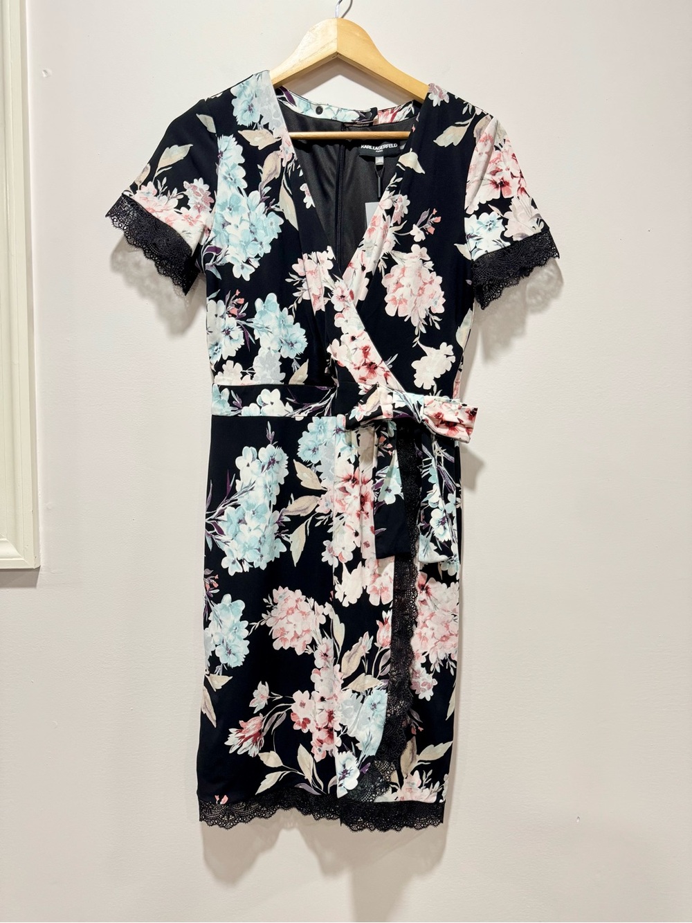 Karl Lagerfeld NWT Paris Floral Lace Trim Faux Wrap Dress Size 8